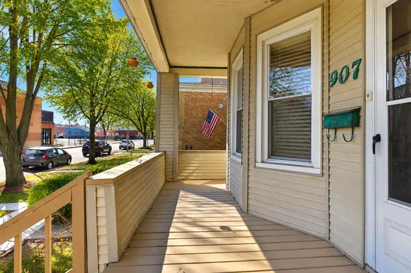 907 Ferdinand AVE, Forest Park, IL 60130