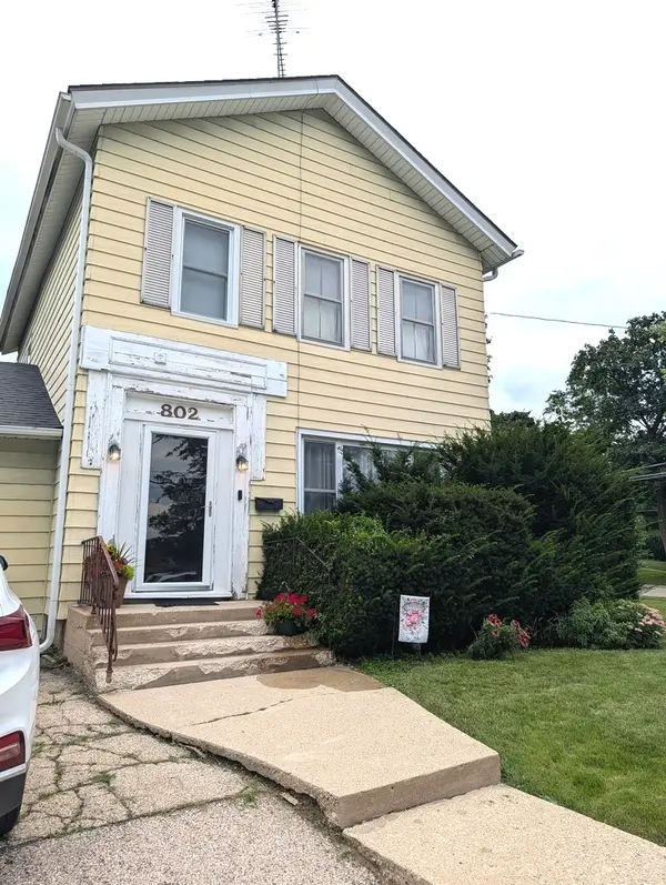 802 Erie ST, Elgin, IL 60123