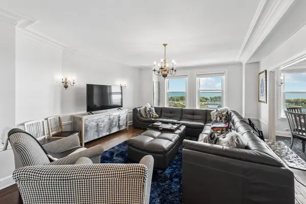 3240 N Lake Shore DR #10D, Chicago, IL 60657