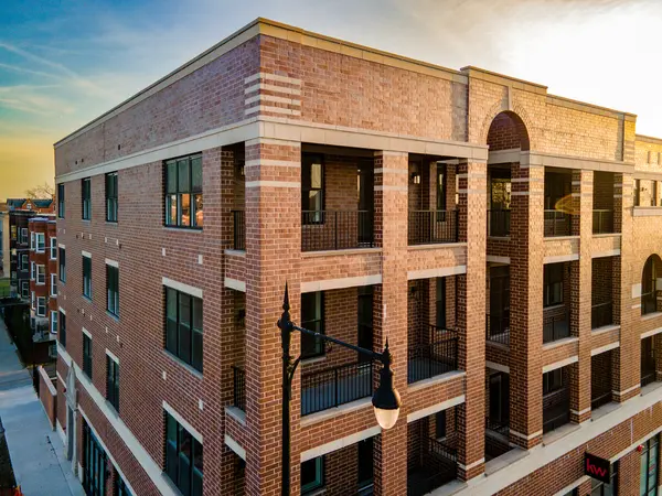 551 E 47th ST #3W, Chicago, IL 60615