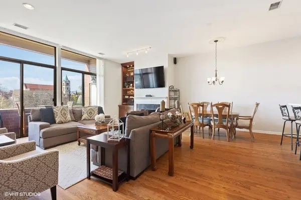 1350 W Fullerton AVE #302, Chicago, IL 60614