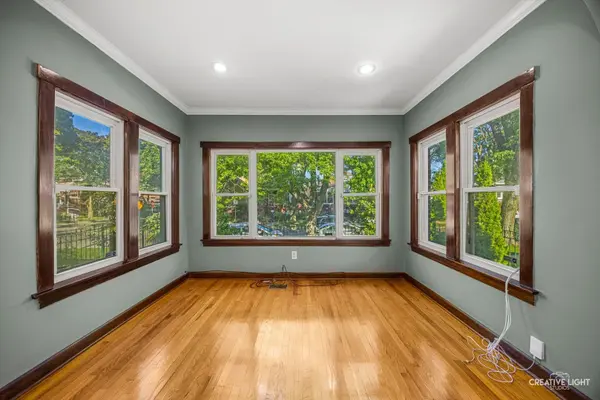 4952 N Central Park AVE, Chicago, IL 60625
