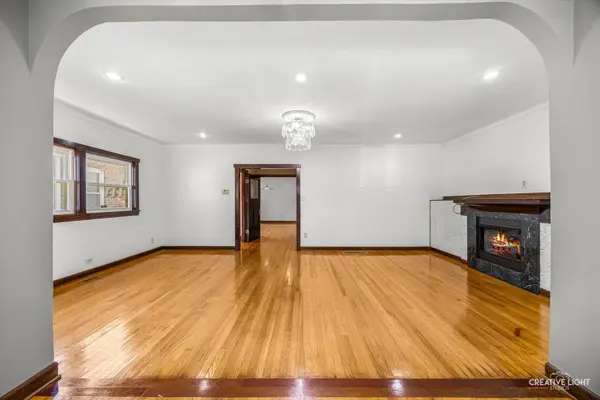 4952 N Central Park AVE, Chicago, IL 60625