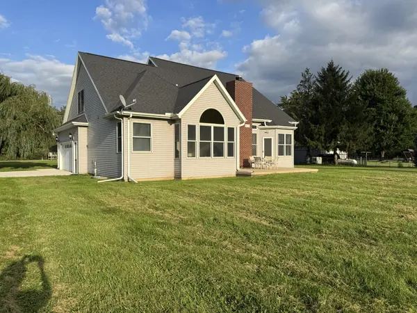 3039 E 3rd RD, Lasalle, IL 61301