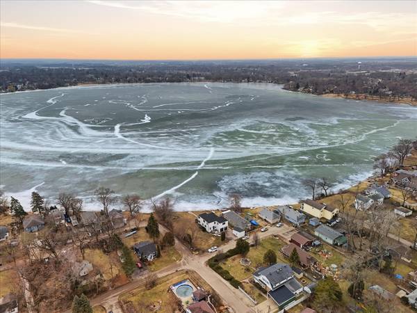 297 E Lakeview AVE #0, Round Lake Beach, IL 60073