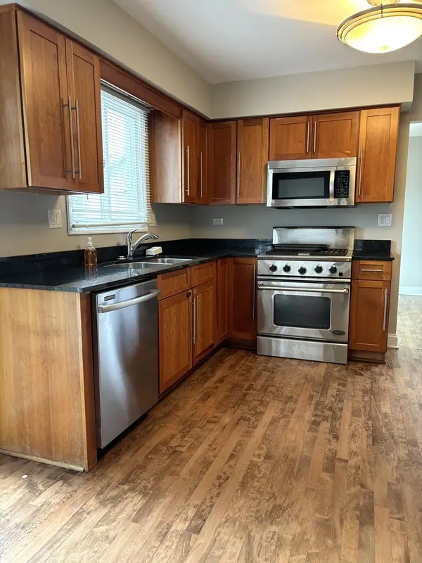1667 Hinterlong LN, Naperville, IL 60563
