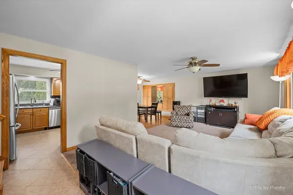 233 S Western AVE, Bartlett, IL 60103
