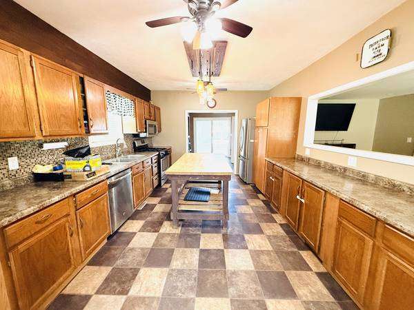 575 E Main ST, Wellington, IL 60973