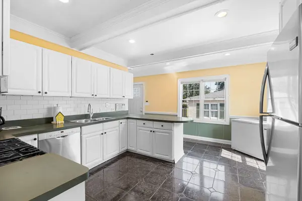1316 Whitcomb AVE, Des Plaines, IL 60018