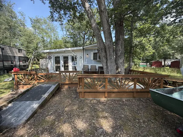 2-24 Woodhaven Lakes, Sublette, IL 61367