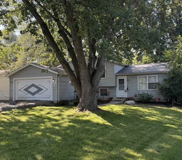 2505 Magnolia LN, Lindenhurst, IL 60046