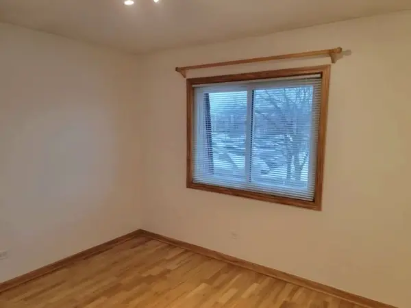 9709 Bianco TER #E, Des Plaines, IL 60016