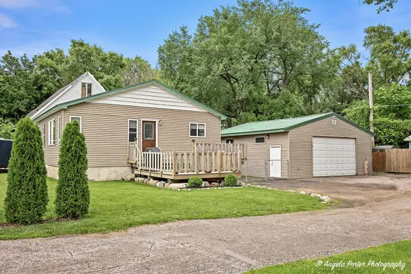 39 Fairfax RD, Fox Lake, IL 60020