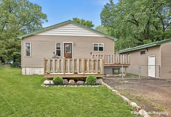 39 Fairfax RD, Fox Lake, IL 60020