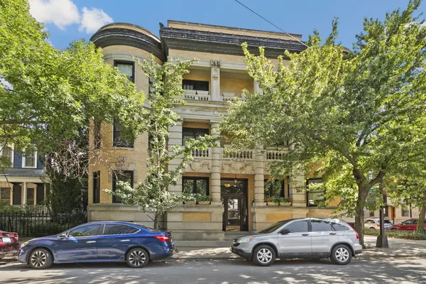 453 W Fullerton Pkwy #2E, Chicago, IL 60614