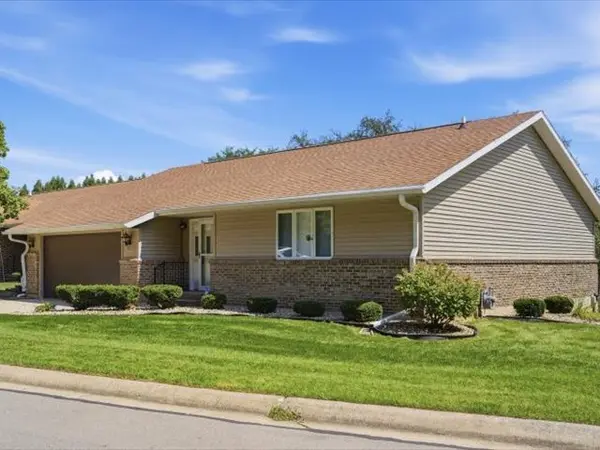 801 Quail Ridge DR #801, Freeport, IL 61032