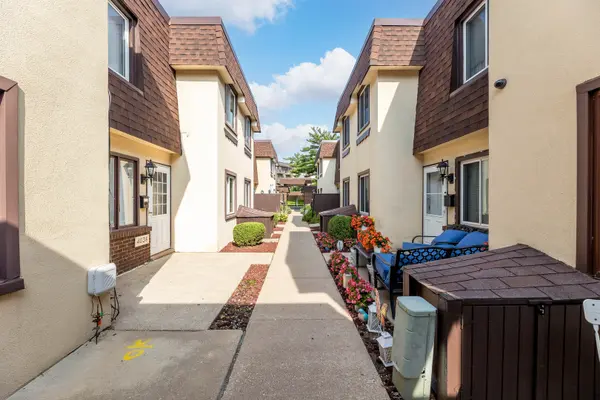 4038 Fitzjames WALK, Oak Lawn, IL 60453