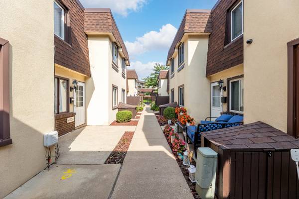 4038 Fitzjames WALK, Oak Lawn, IL 60453