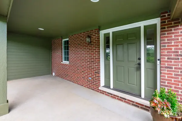10410 Saddlebred TRL, Woodstock, IL 60098