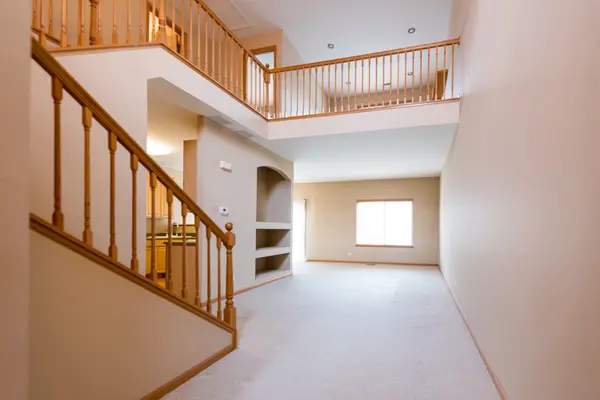309 Abington Woods DR, Aurora, IL 60502