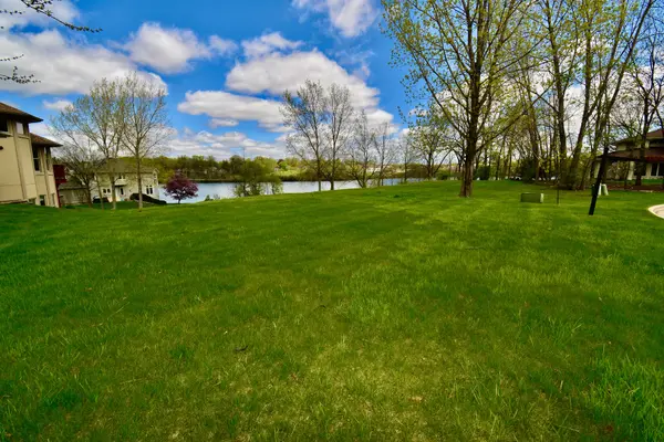 1176 MYSTIC COVE DR, Antioch, IL 60002