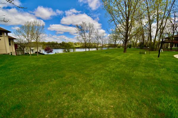 1176 MYSTIC COVE DR, Antioch, IL 60002