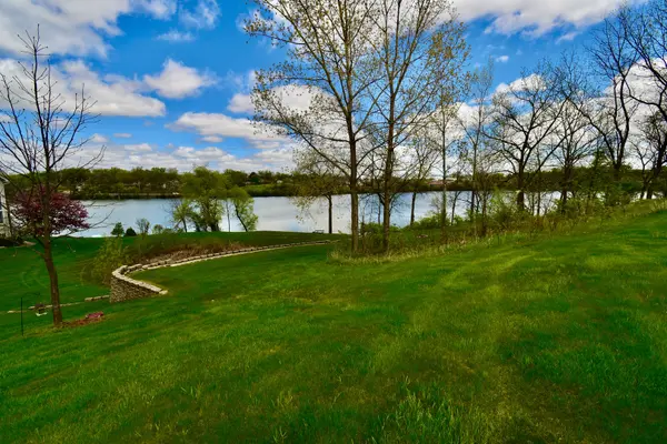 1176 MYSTIC COVE DR, Antioch, IL 60002