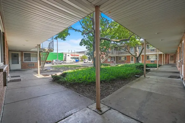 4211 W 95th ST #2C, Oak Lawn, IL 60453