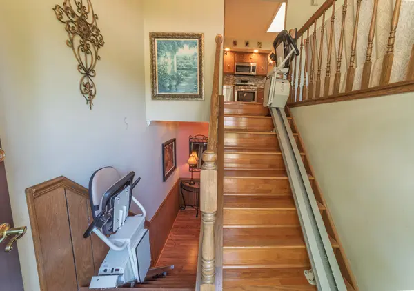 8252 Ashley LN, Tinley Park, IL 60477