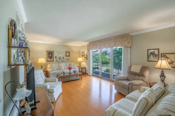 8252 Ashley LN, Tinley Park, IL 60477