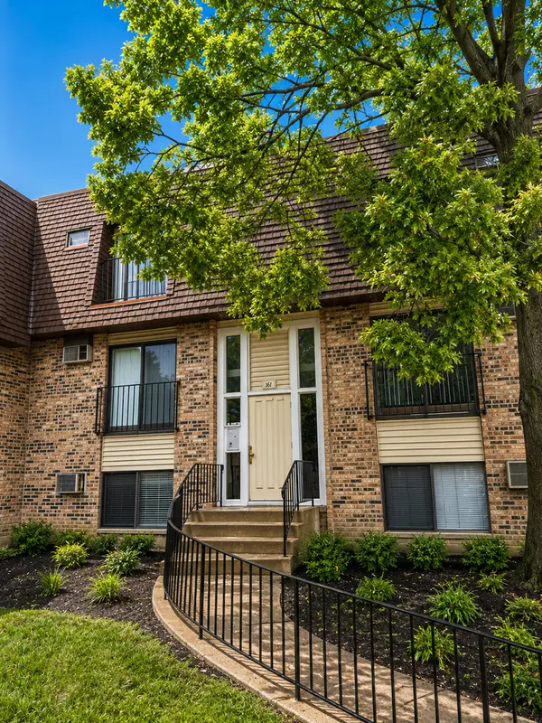 161 N Waters Edge DR #301, Glendale Heights, IL 60139