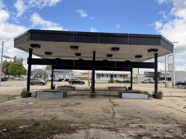 220 N Galena AVE, Freeport, IL 61032