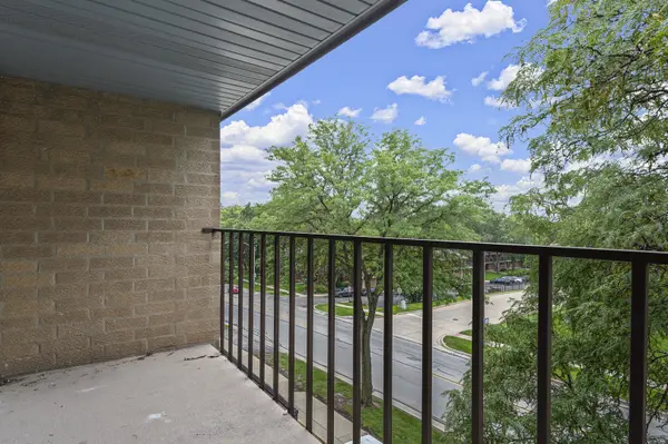 1133 S Finley RD S #402, Lombard, IL 60148