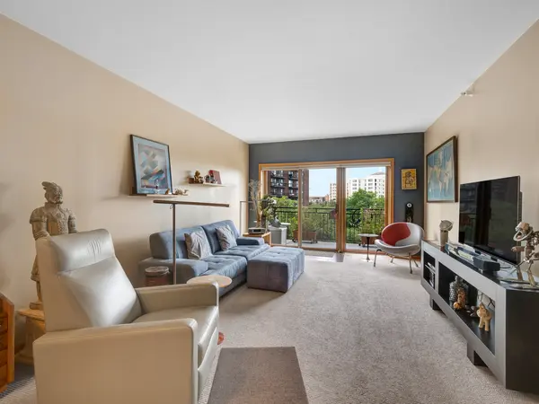 1675 Mill ST #506, Des Plaines, IL 60016