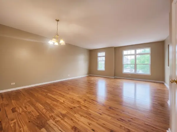 3383 Kentshire CIR, Aurora, IL 60504
