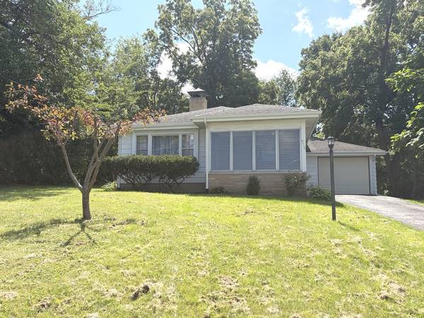 714 Michigan ST, Wheaton, IL 60187