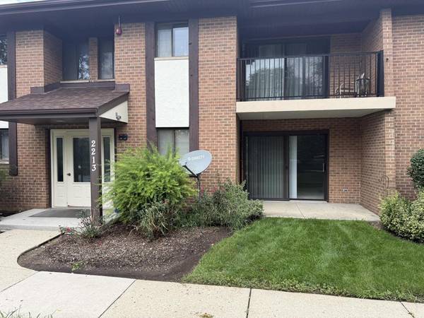 2213 Wharf DR #401, Woodridge, IL 60517