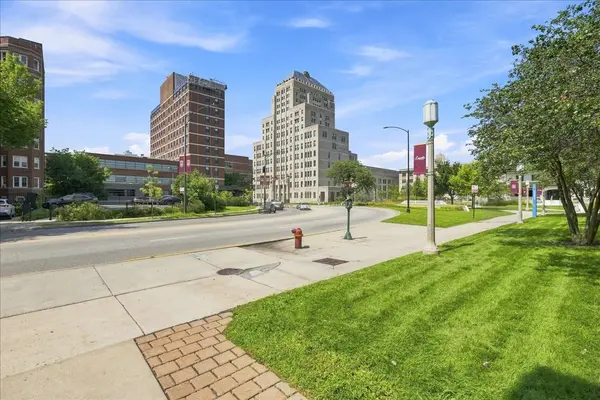 6301 N Sheridan RD #3D, Chicago, IL 60660