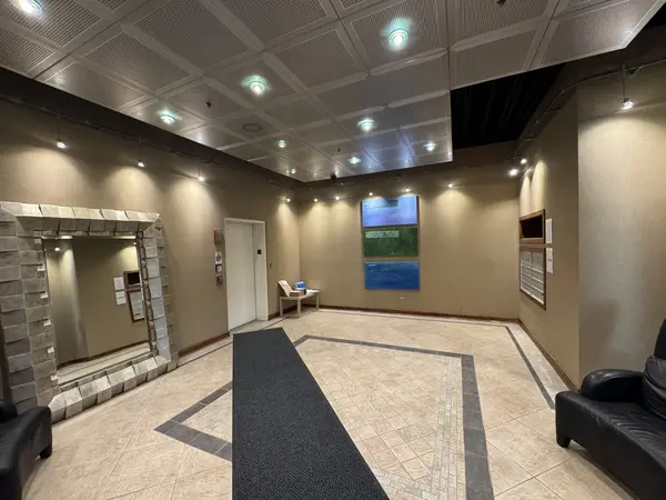 40 E Northwest HWY #212, Mount Prospect, IL 60056