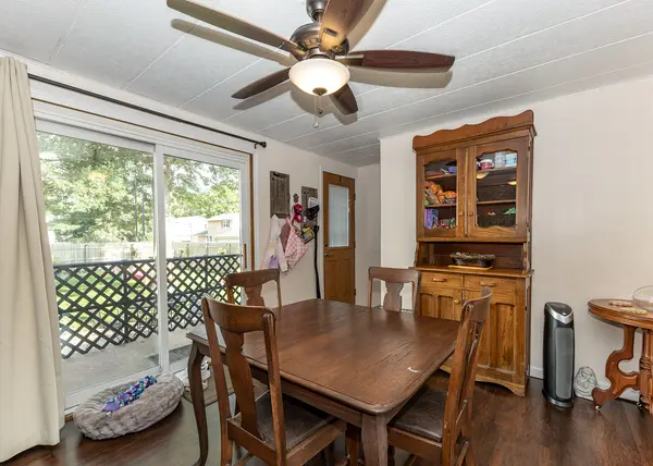 1412 Hiawatha LN, Camanche, IA 52730