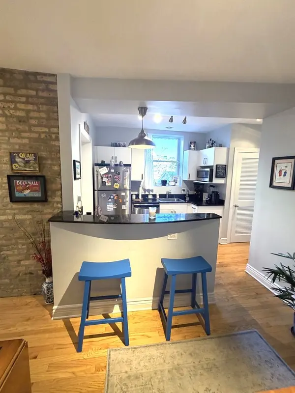 1443 W Victoria ST #1R, Chicago, IL 60660