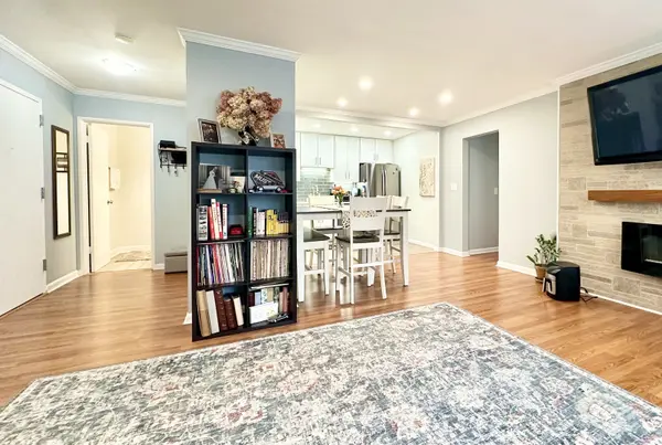 8524 Skokie BLVD #3F, Skokie, IL 60077