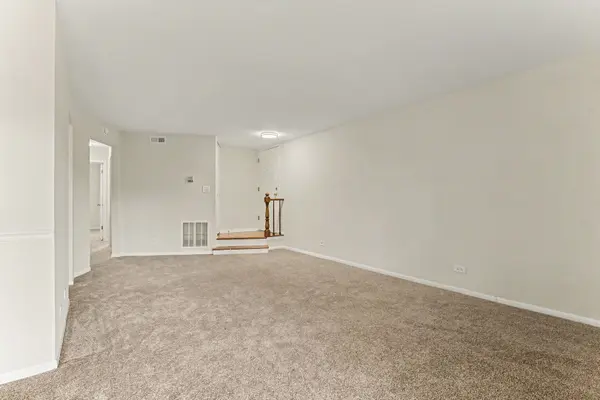 1624 Salisbury CT #C, Wheaton, IL 60189