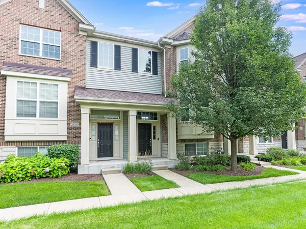 2807 Henley LN, Naperville, IL 60540