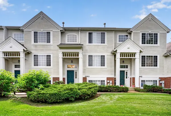 2440 Oakfield CT, Aurora, IL 60503