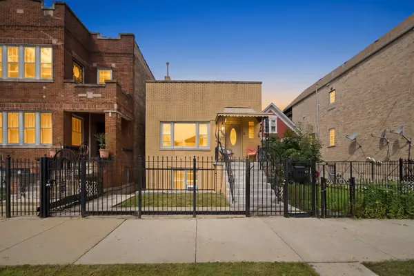 906 N Monticello AVE, Chicago, IL 60651