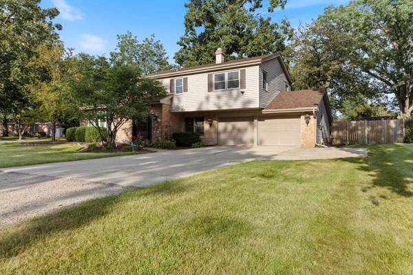 22353 S Knyghtwood DR, Joliet, IL 60404