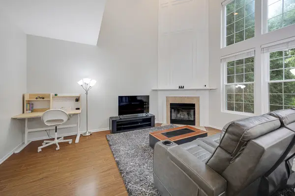 2826 Peachtree CIR, Aurora, IL 60502