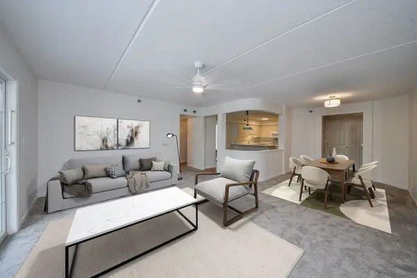 126 Day ST #203, Bloomingdale, IL 60108