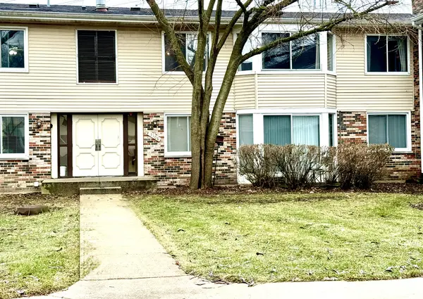 3108 Roberts DR #6, Woodridge, IL 60517